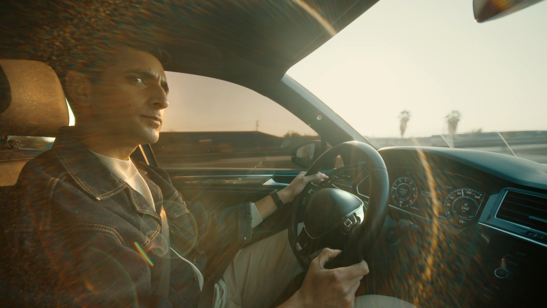 Earnin_Boxer_Still_00