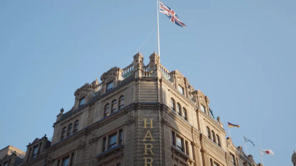 Harrods_Splash_10-00-00-00 1